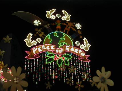 Lights in Small World<br>Location: <a href="https://www.google.com/maps/search/?api=1&query=33.81505,-117.91758" target="_new">Disneyland</a>